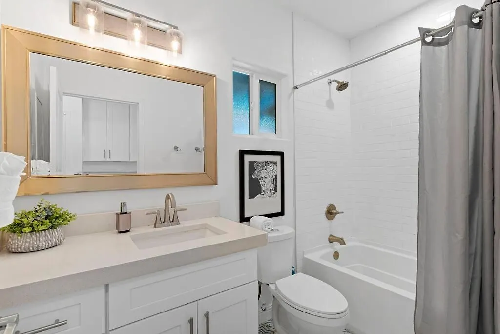 Charming House & Cottage In Downtown Phoenix Apartment